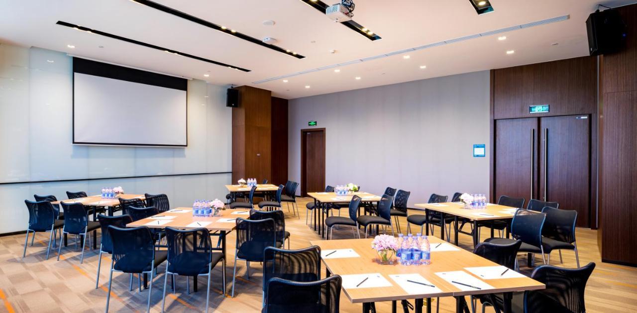 Готель Hampton By Hilton Guangzhou Huadu Екстер'єр фото